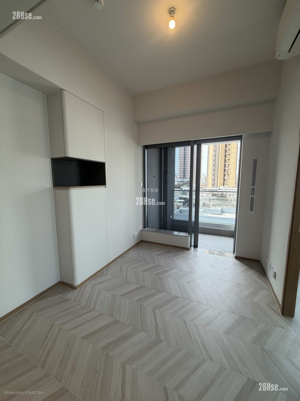 南首 租盘 2 房 , 1 浴室 342 平方尺