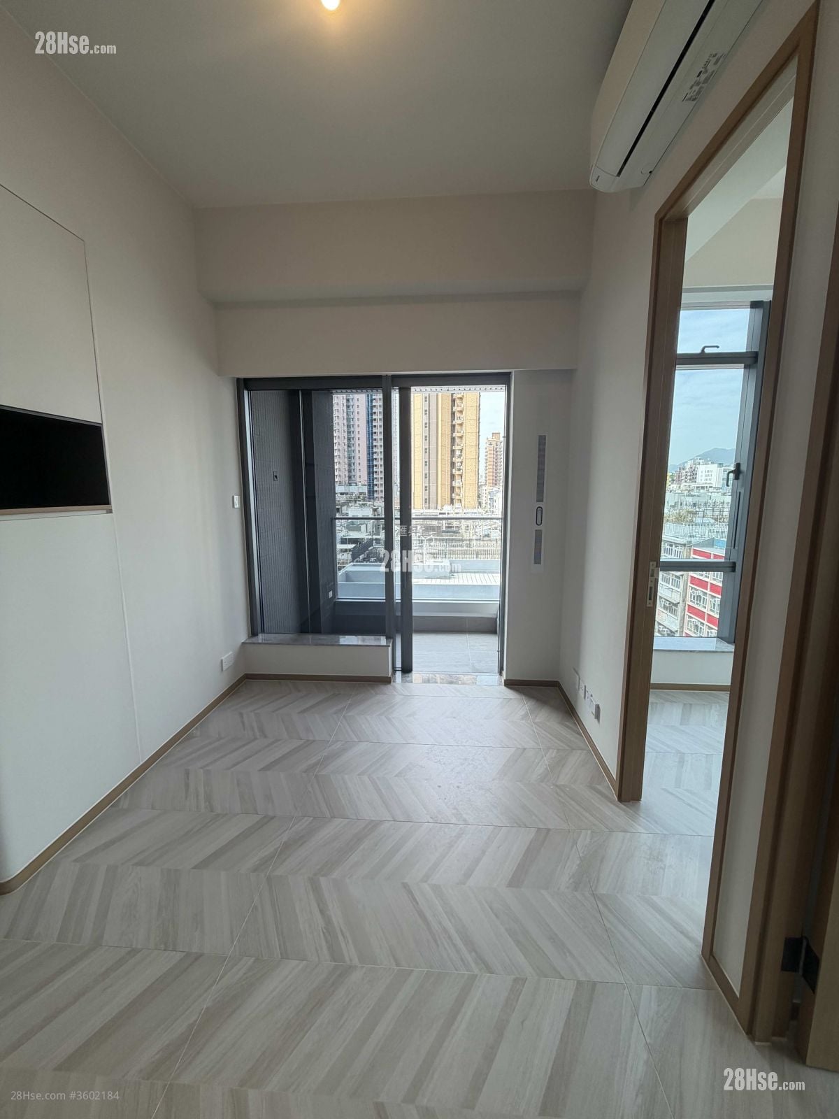 南首 租盘 2 房 , 1 浴室 342 平方尺