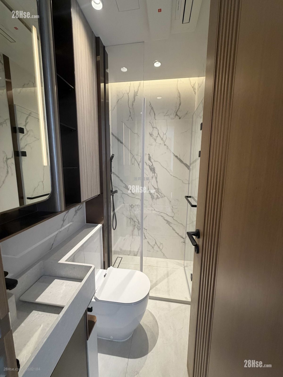 南首 租盘 2 房 , 1 浴室 342 平方尺