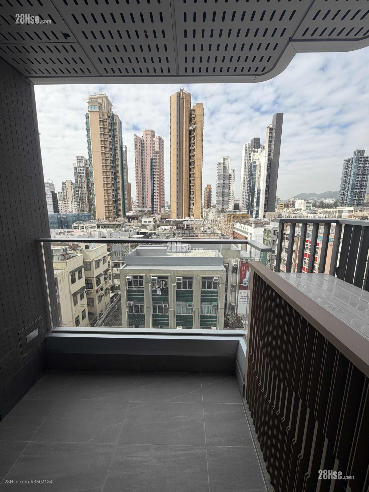 南首 租盘 2 房 , 1 浴室 342 平方尺