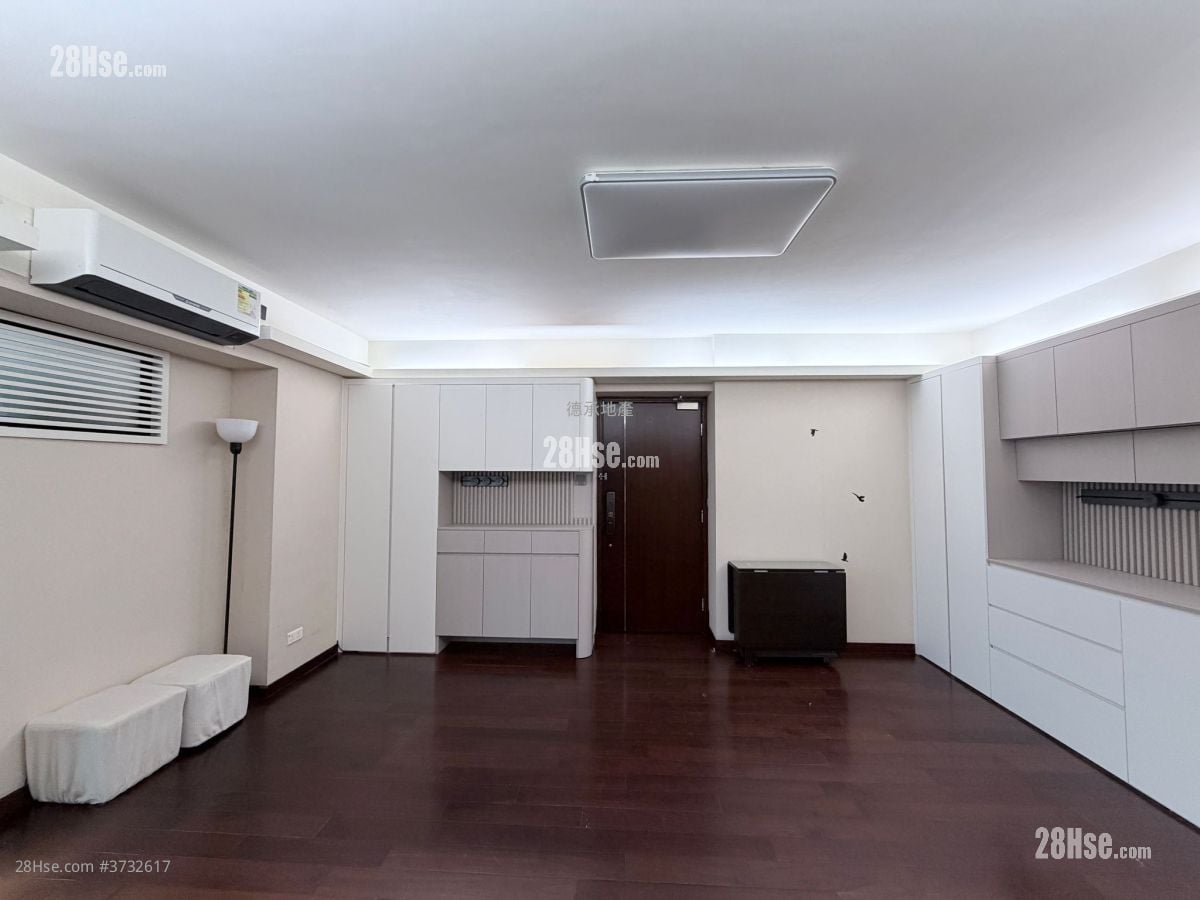 Royal Green Sell 3 Bedrooms 846 ft²