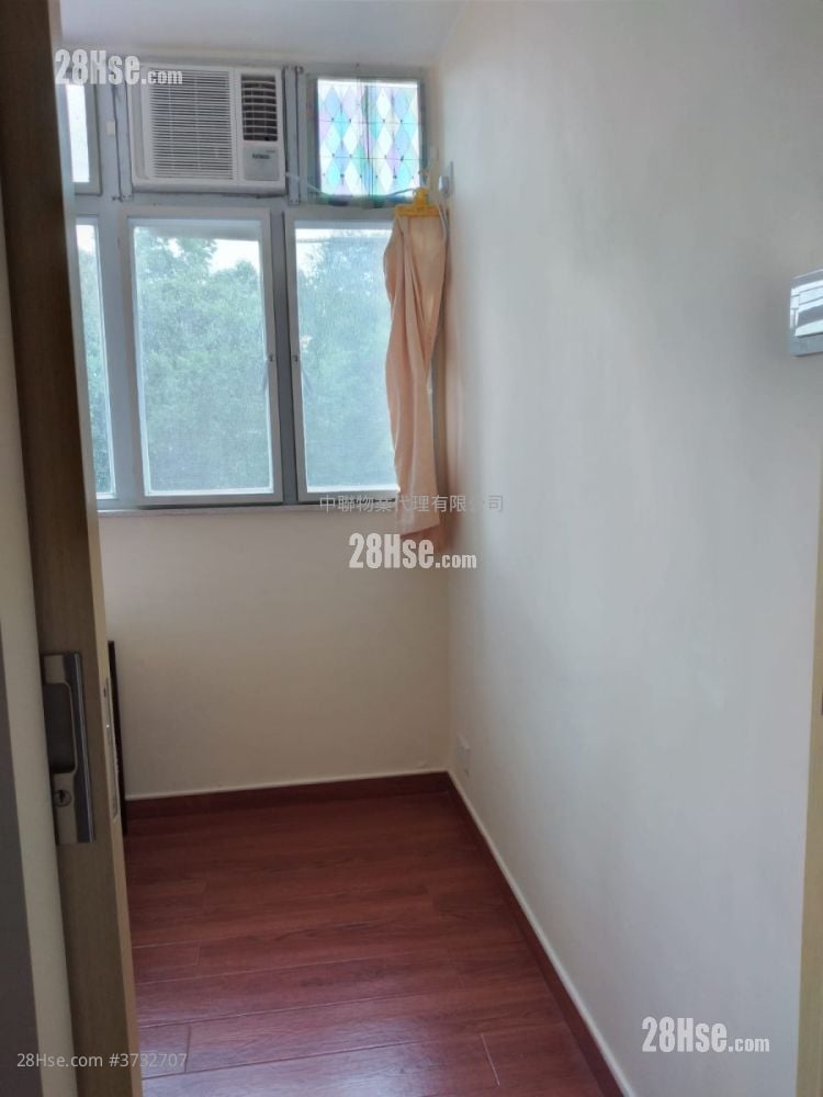 Pok Hong Estate Sell 2 Bedrooms , 1 Bathroom 381 ft²