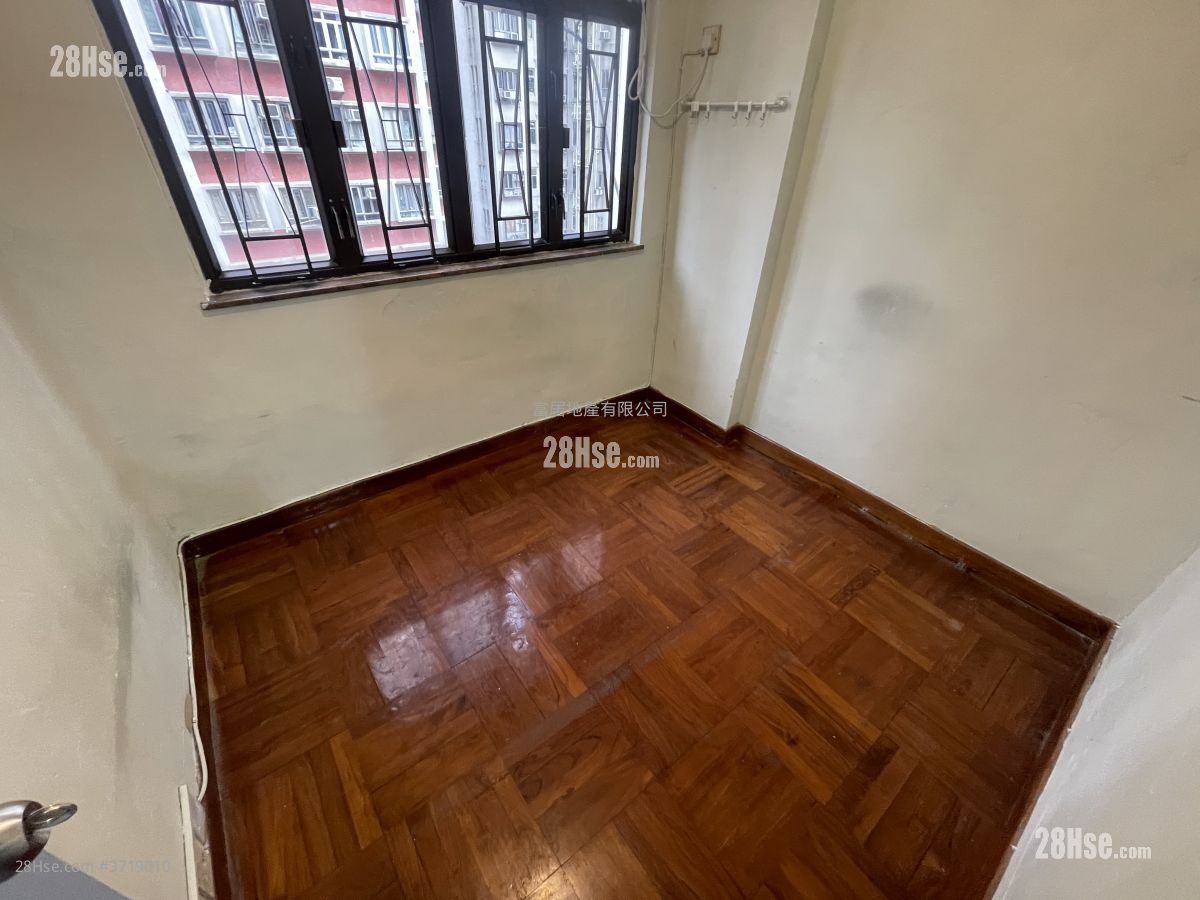 靄華大廈 售盤 2 房 , 1 浴室 321 平方呎