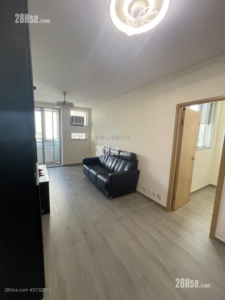 Kam Chun Court Sell 2 Bedrooms , 1 Bathroom 490 ft²