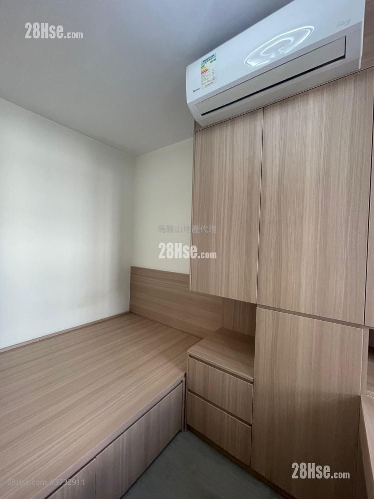 Kam Chun Court Sell 2 Bedrooms , 1 Bathroom 490 ft²