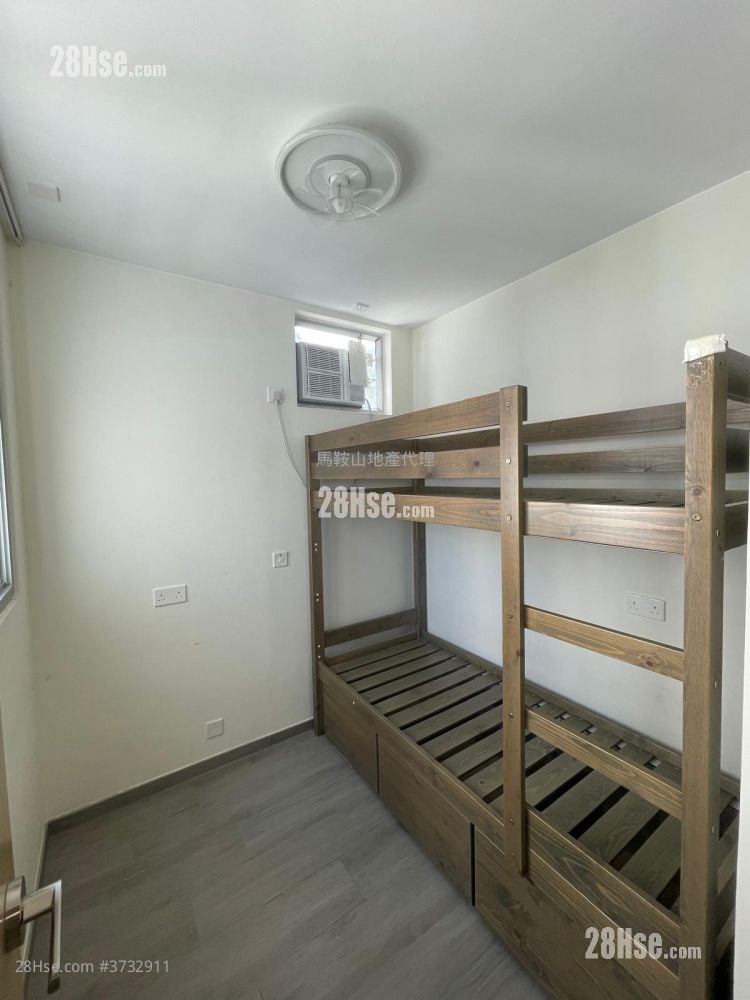 Kam Chun Court Sell 2 Bedrooms , 1 Bathroom 490 ft²