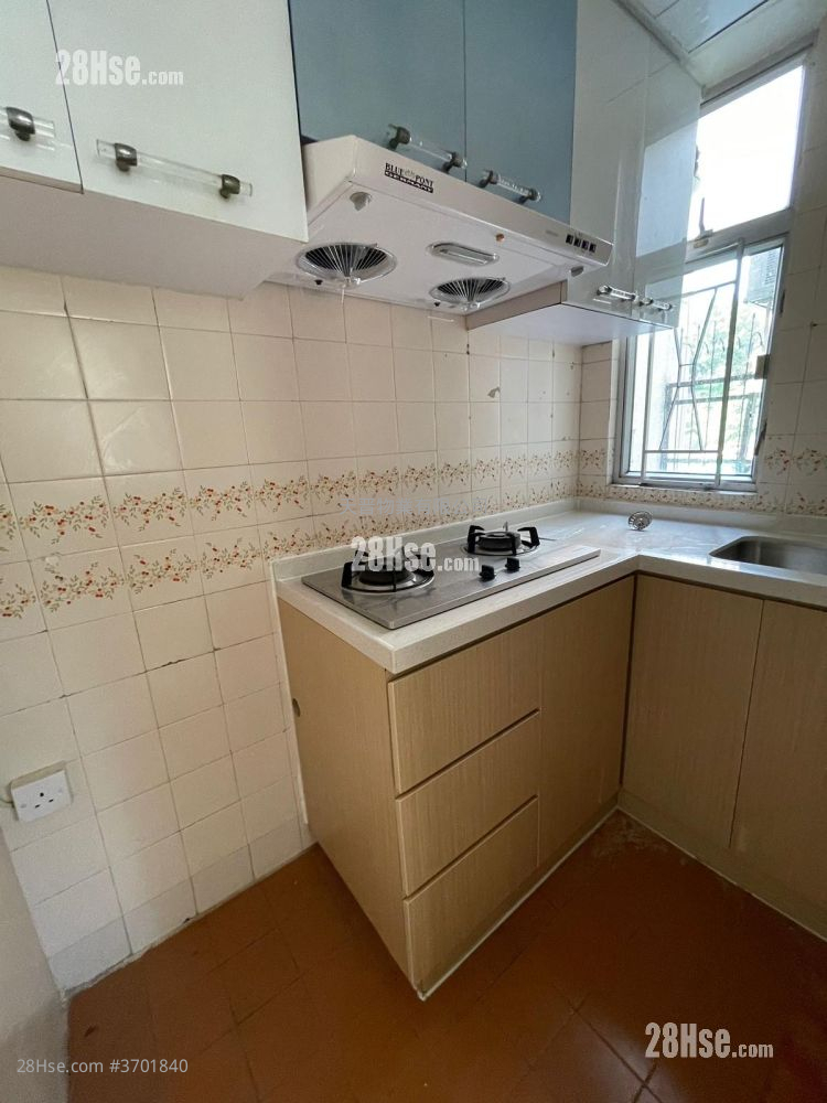 Yee Fu Building Sell 2 Bedrooms , 1 Bathroom 244 ft²