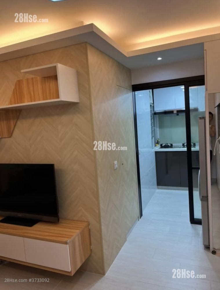 Kam Fai Court Sell 2 Bedrooms , 1 Bathroom 381 ft²