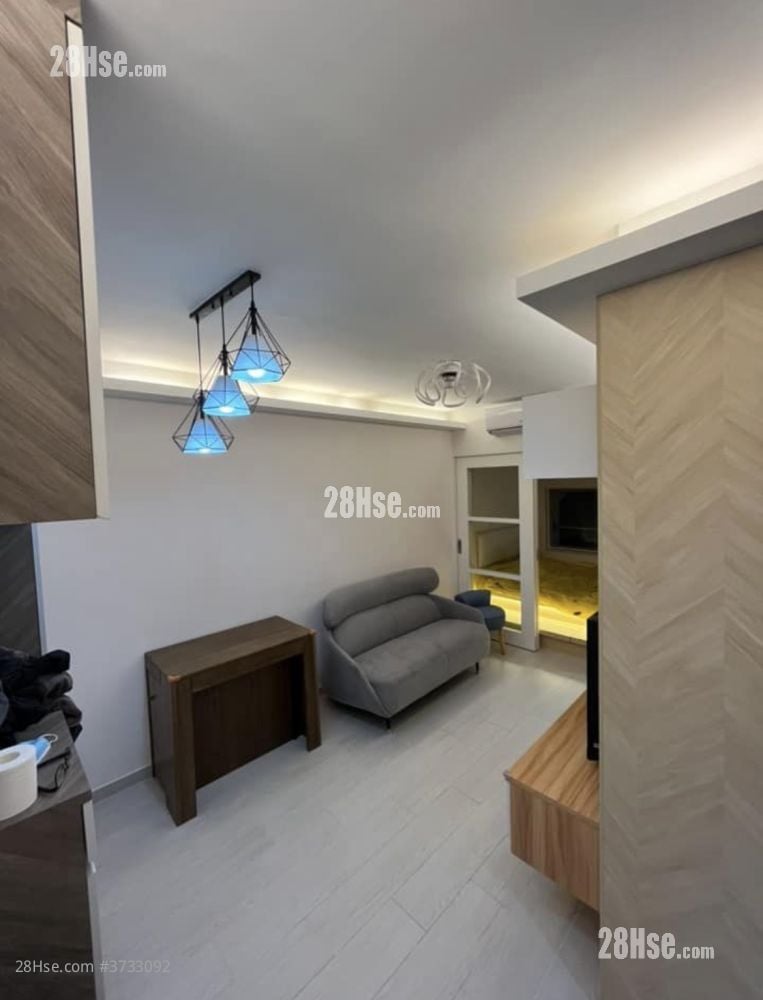 Kam Fai Court Sell 2 Bedrooms , 1 Bathroom 381 ft²