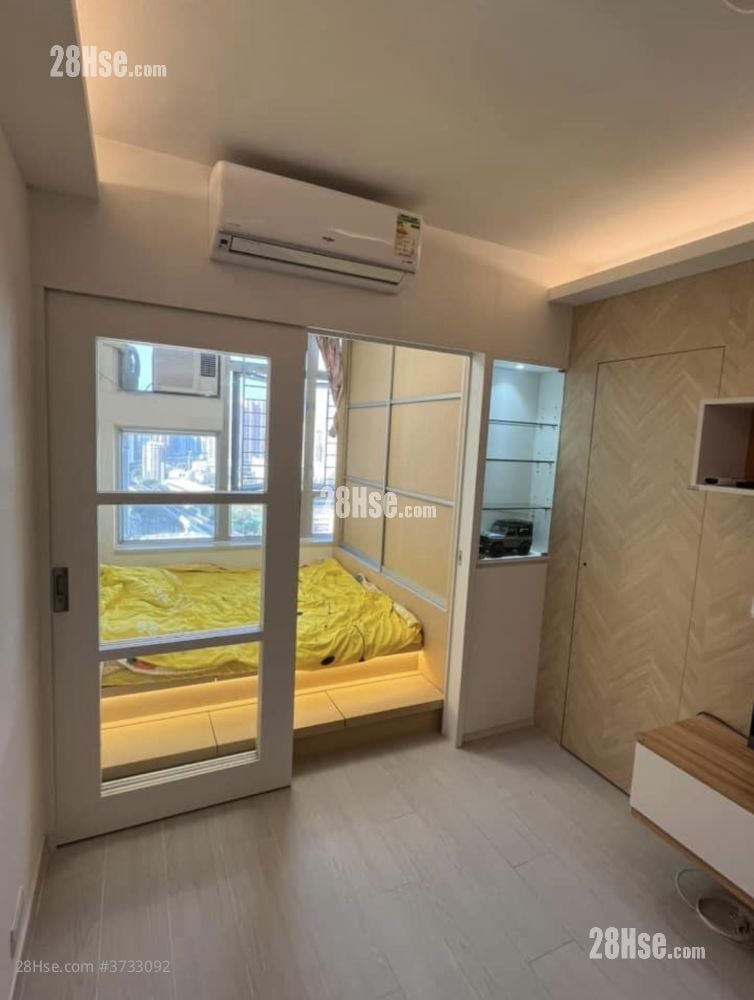 Kam Fai Court Sell 2 Bedrooms , 1 Bathroom 381 ft²