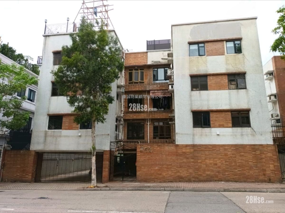 Tat Chee Court Sell 3 Bedrooms , 2 Bathrooms 649 ft²