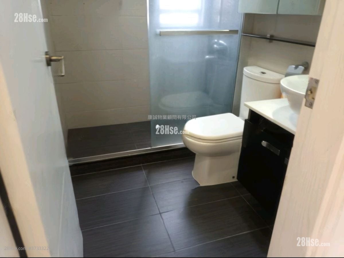 Tat Chee Court Sell 3 Bedrooms , 2 Bathrooms 649 ft²