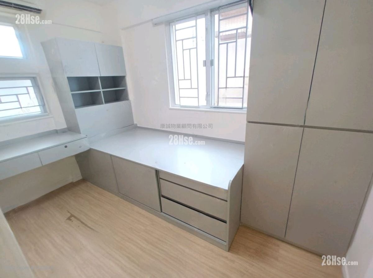 Tat Chee Court Sell 3 Bedrooms , 2 Bathrooms 649 ft²