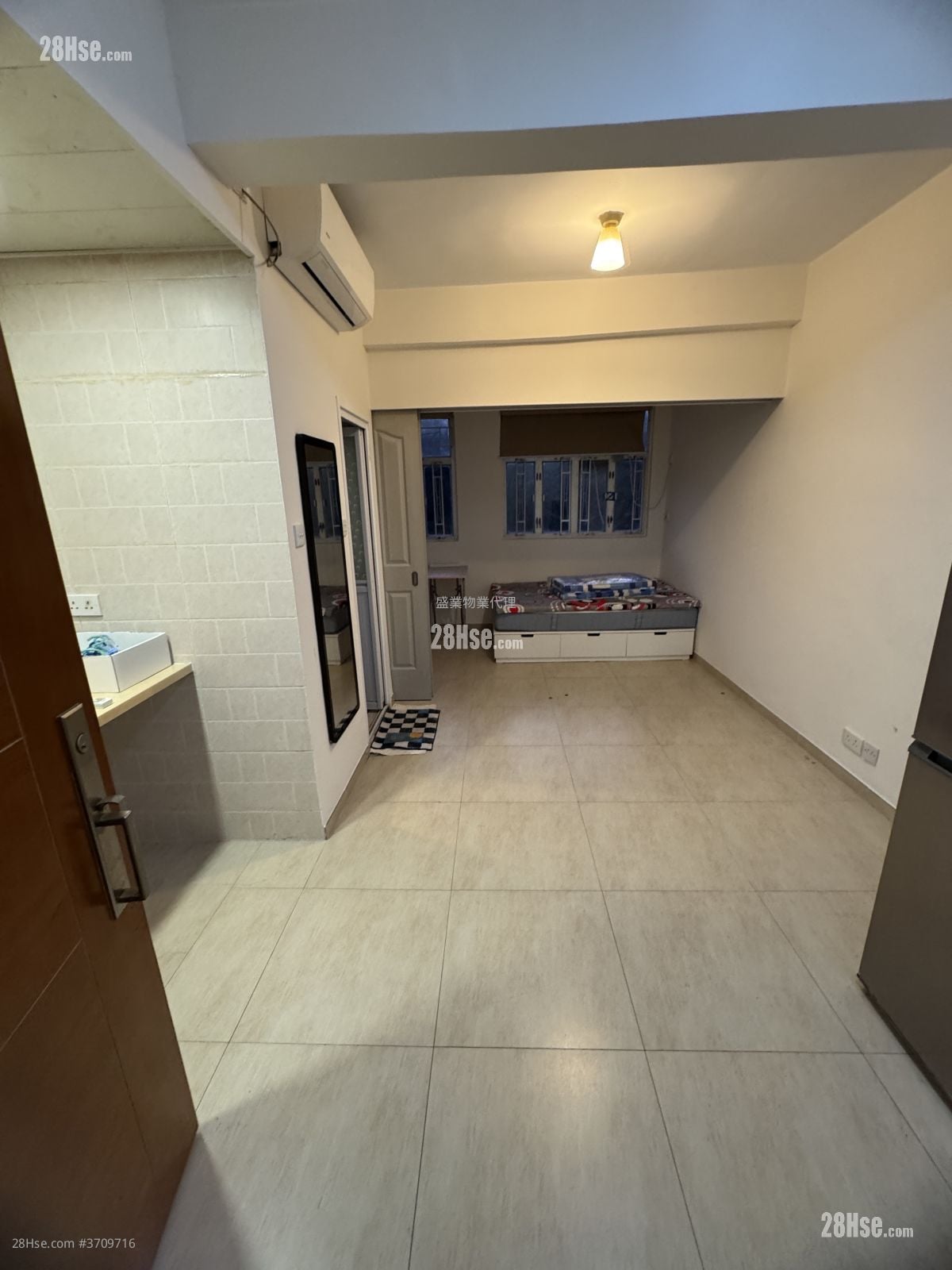 Kin Yip Building Rental 1 Bedroom , 1 Bathroom 257 ft²