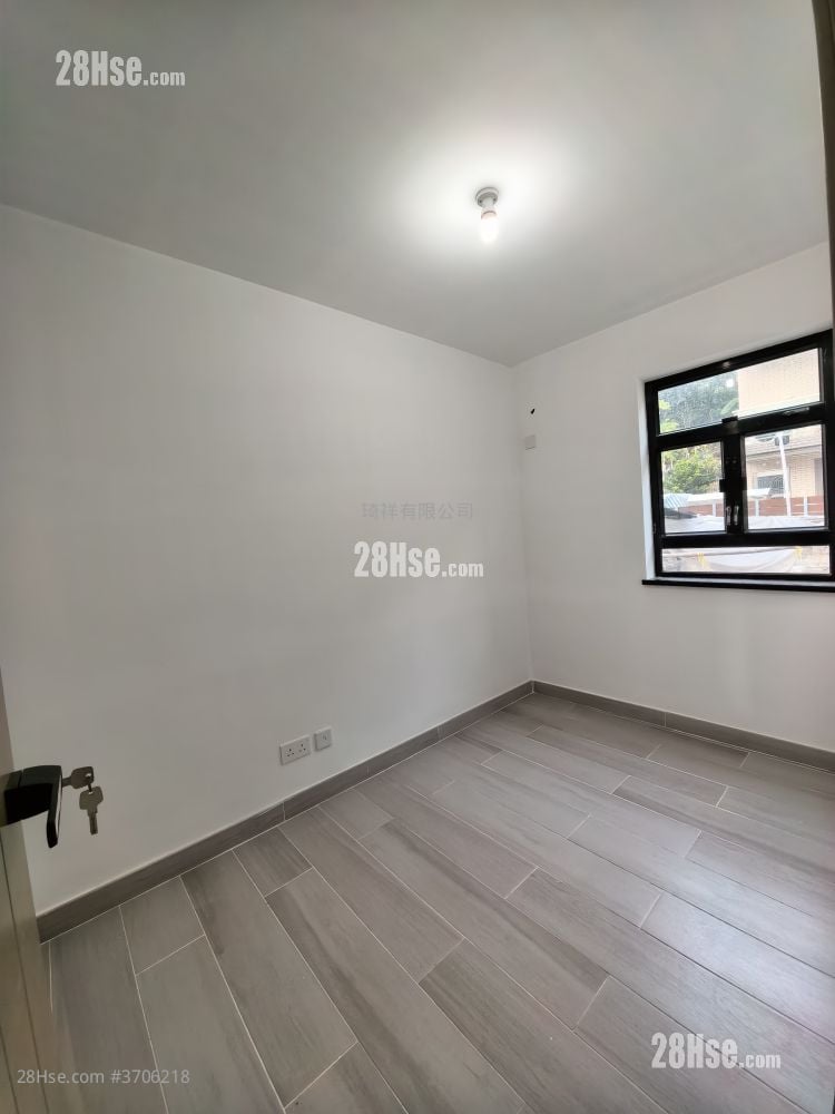 村屋 租盘 2 房 , 2 浴室