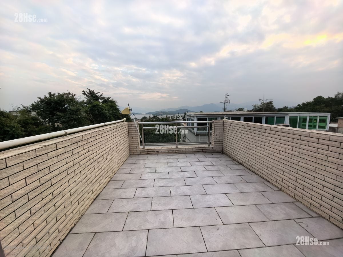 村屋 租盘 2 房 , 2 浴室