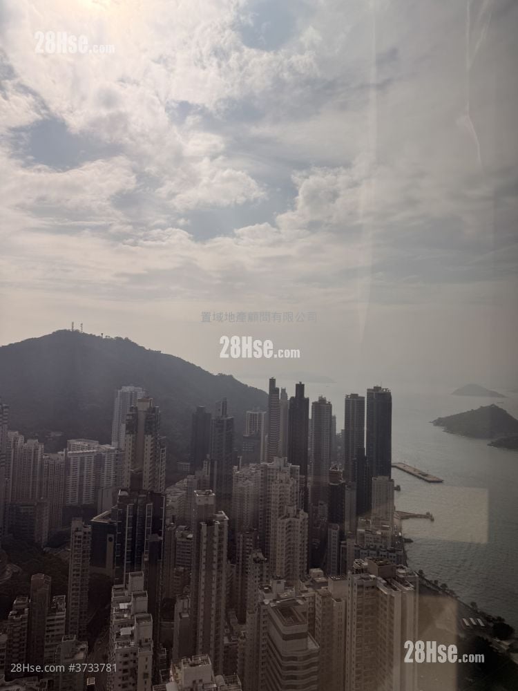 The Belcher's Sell 899 ft²