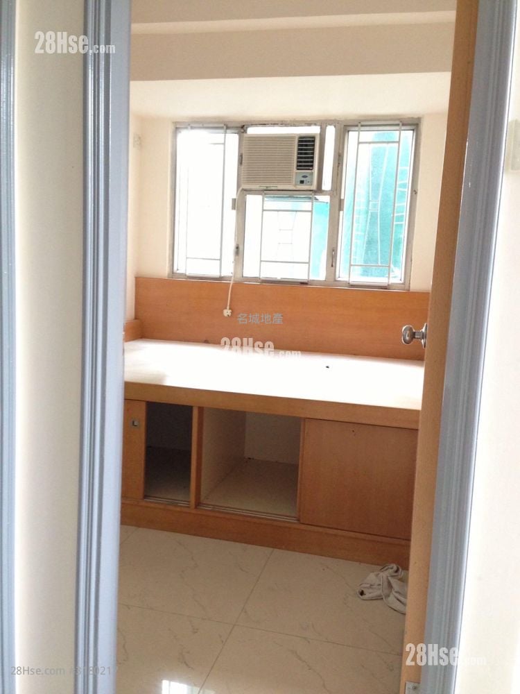 Golden Lion Garden Sell 2 Bedrooms , 1 Bathroom 260 ft²