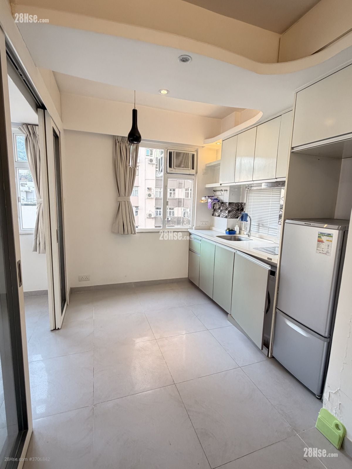 Siu Bo Mansion Sell 1 Bedroom , 1 Bathroom 242 ft²