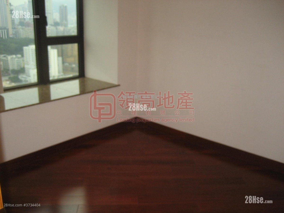 The Arch Sell 1 Bedroom , 1 Bathroom 400 ft²