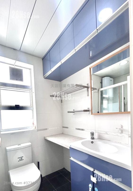 村屋 售盘 4 房 , 1 浴室 700 平方尺