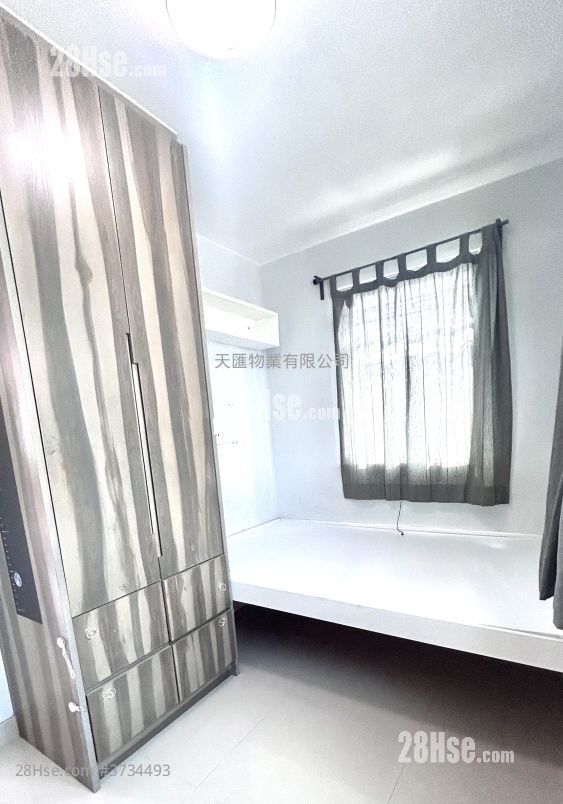 村屋 售盘 4 房 , 1 浴室 700 平方尺