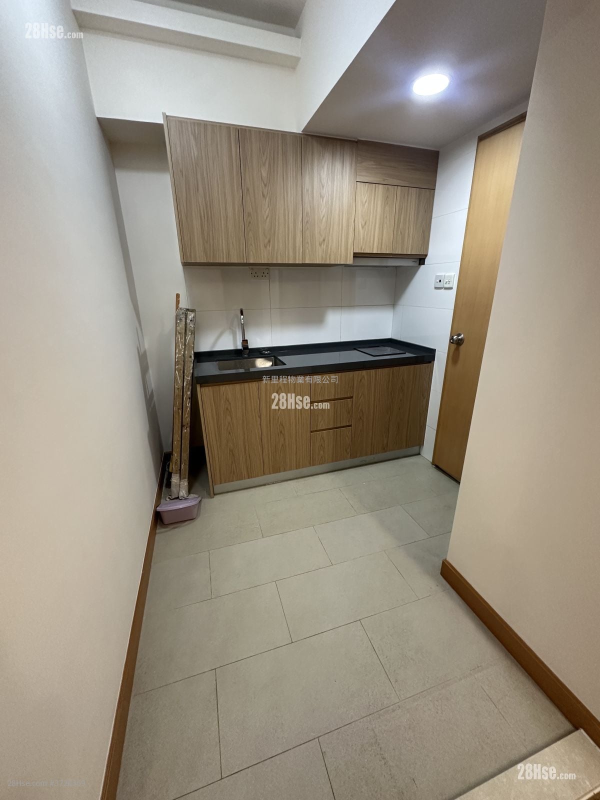 唐楼 租盘 1 房 445 平方尺