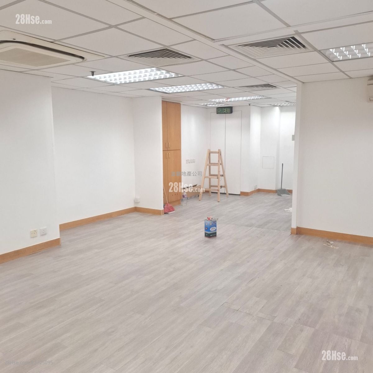 金龙工业中心 租盘 1,000 平方尺