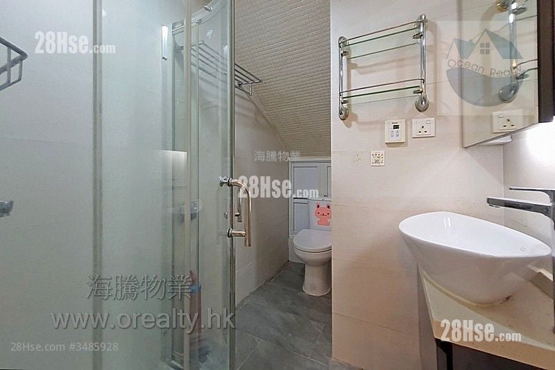 村屋 售盘 3 房 , 2 浴室 700 平方尺