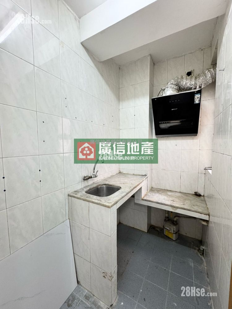 萬成大廈 租盤 2 房 , 1 浴室 250 平方呎