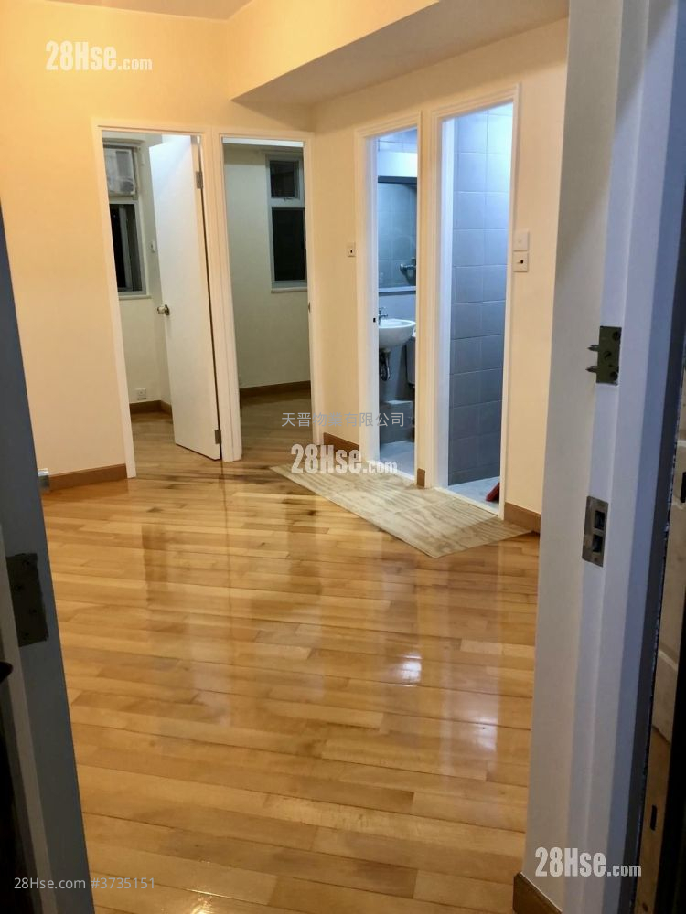 榮林大廈 售盤 2 房 , 1 浴室 270 平方呎