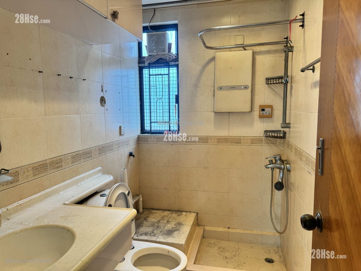 Sunrise Villa Sell 5+ Bedrooms , 3 Bathrooms 534 ft²