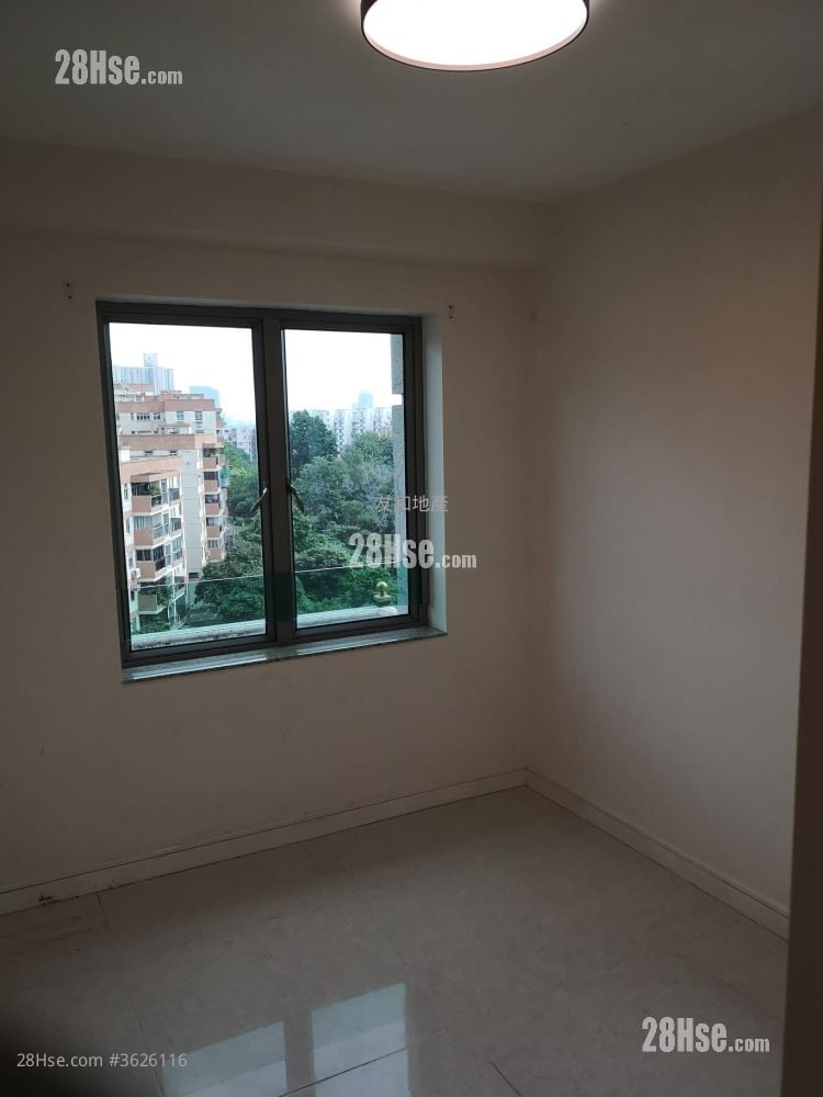 Le Chateau Rental 4 Bedrooms , 3 Bathrooms 1,490 ft²