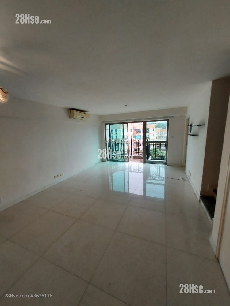 Le Chateau Rental 4 Bedrooms , 3 Bathrooms 1,490 ft²