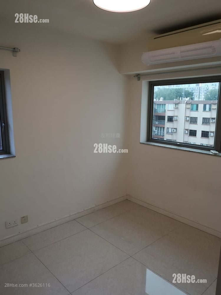 Le Chateau Rental 4 Bedrooms , 3 Bathrooms 1,490 ft²