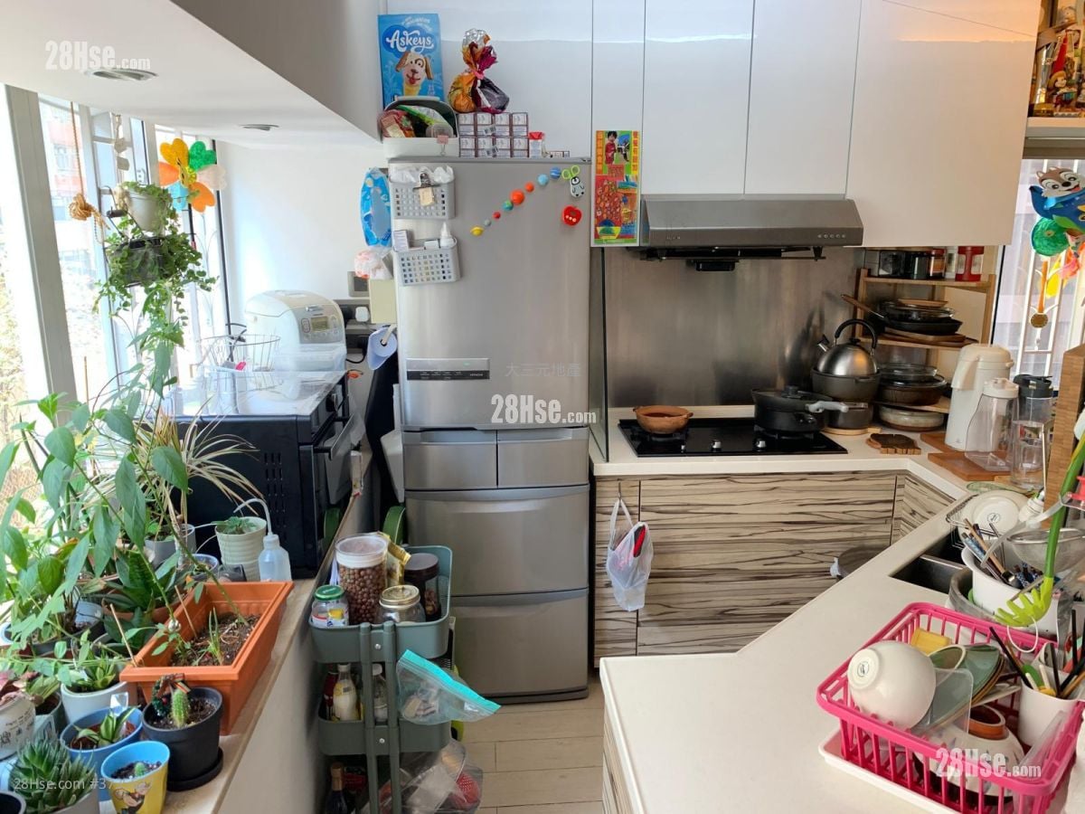 Ching Wah Building Sell 2 Bedrooms , 1 Bathroom 438 ft²