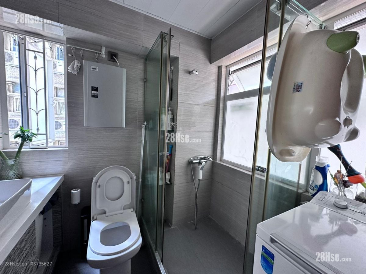 Ching Wah Building Sell 2 Bedrooms , 1 Bathroom 438 ft²
