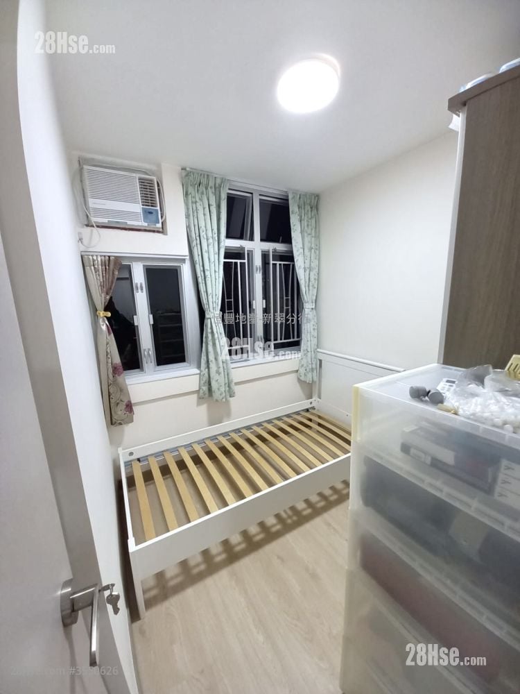 Fung Wah Estate Sell 2 Bedrooms , 1 Bathroom 385 ft²