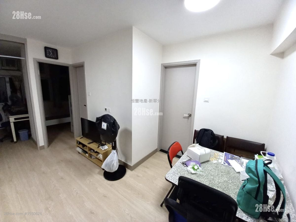 Fung Wah Estate Sell 2 Bedrooms , 1 Bathroom 385 ft²