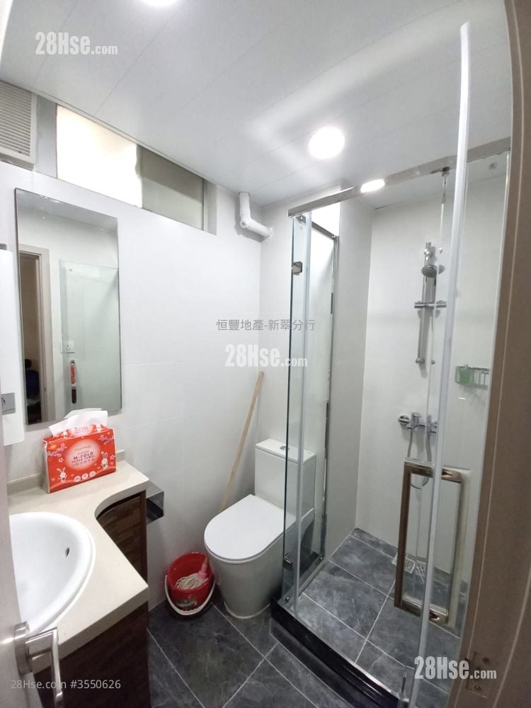 Fung Wah Estate Sell 2 Bedrooms , 1 Bathroom 385 ft²