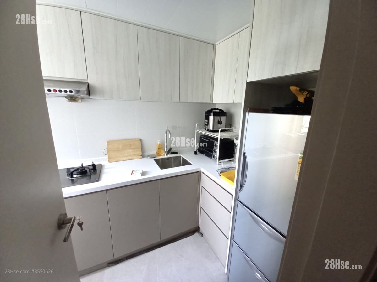 Fung Wah Estate Sell 2 Bedrooms , 1 Bathroom 385 ft²