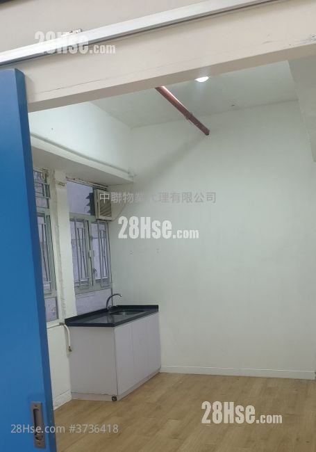 Wah Fat Industrial Building Sell 2 Toilets 3,829 ft²