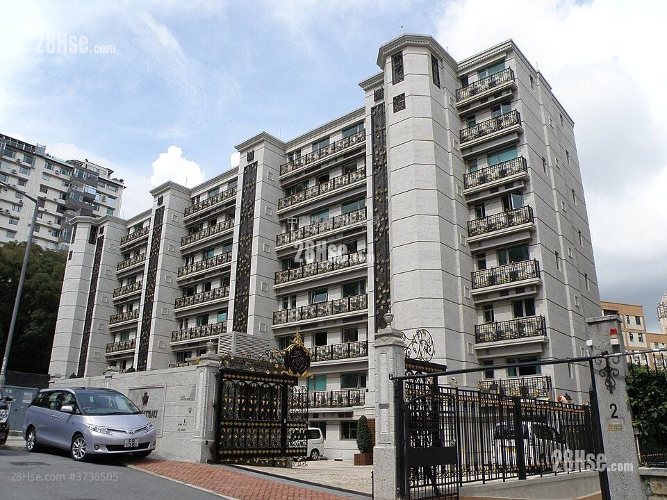 Le Chateau Rental 4 Bedrooms , 4 Bathrooms 1,490 ft²