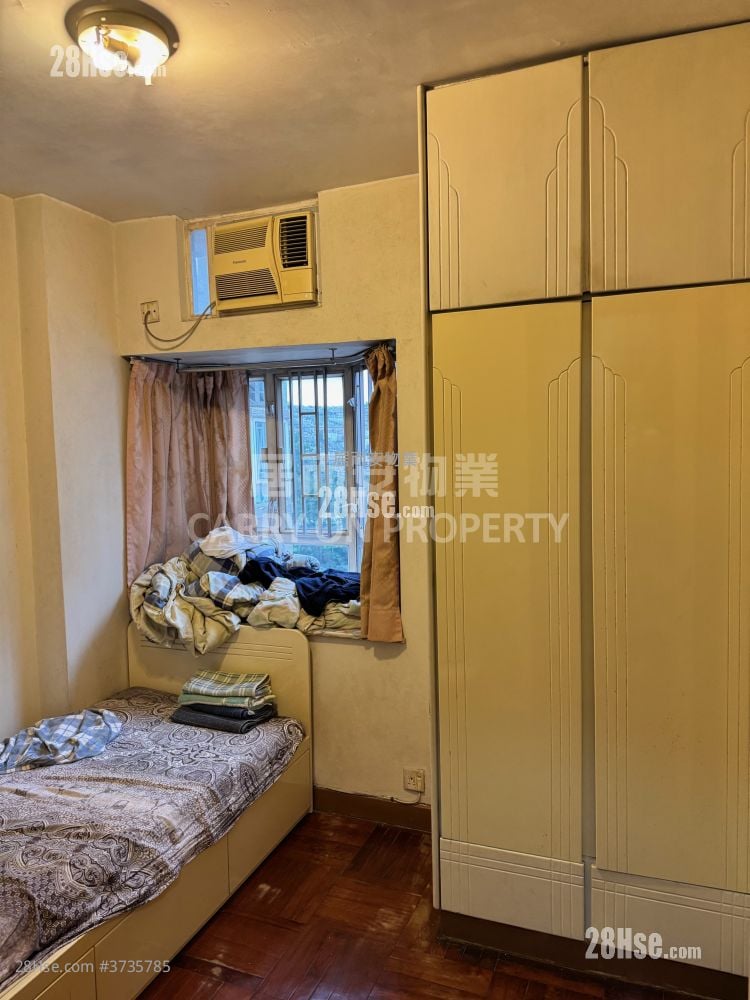 Waterside Plaza Sell 3 Bedrooms , 1 Bathroom 562 ft²