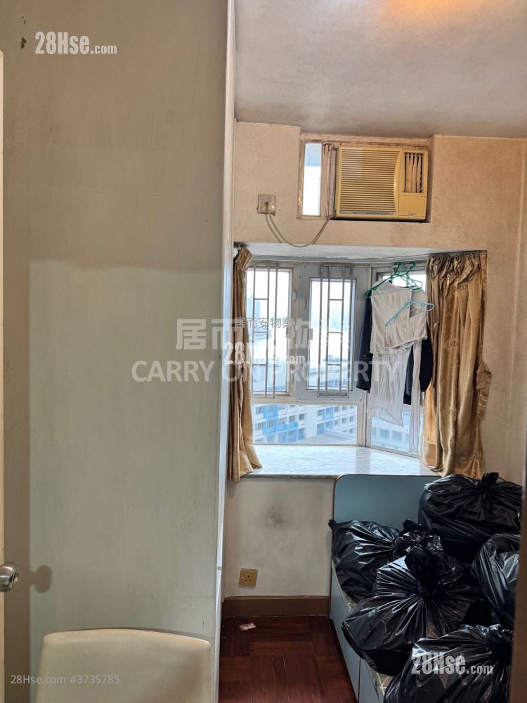 Waterside Plaza Sell 3 Bedrooms , 1 Bathroom 562 ft²