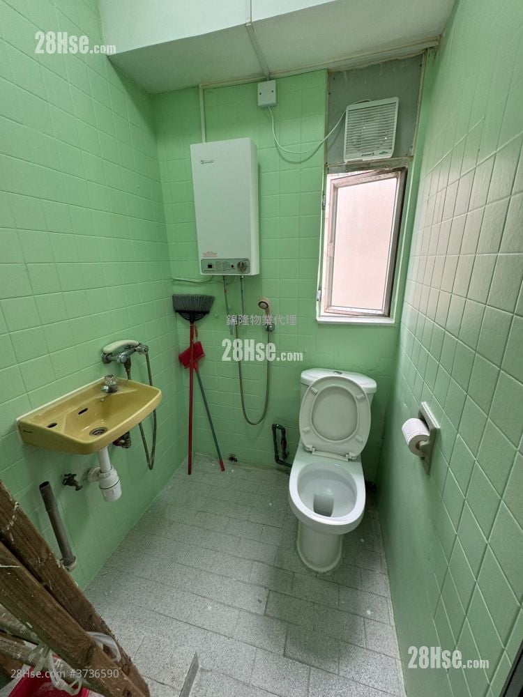 Fung Yue Mansion Sell 2 Bedrooms , 1 Bathroom 338 ft²