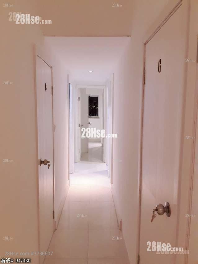 La Splendeur Of Le Prestige Rental 5+ Bedrooms 1,002 ft²