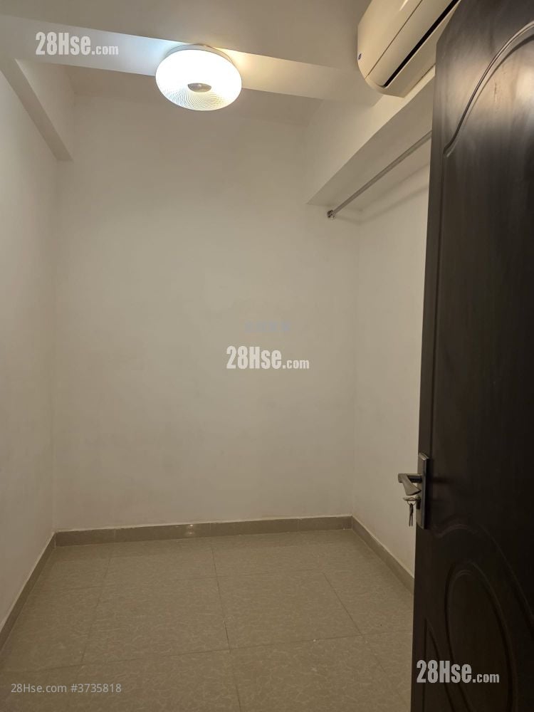 Excelsior Building Rental 475 ft²