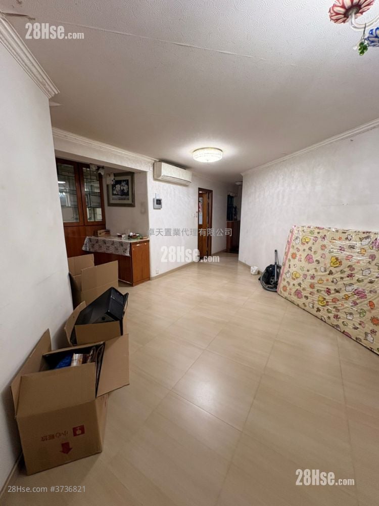 Majestic Park Rental 3 Bedrooms , 2 Bathrooms 800 ft²