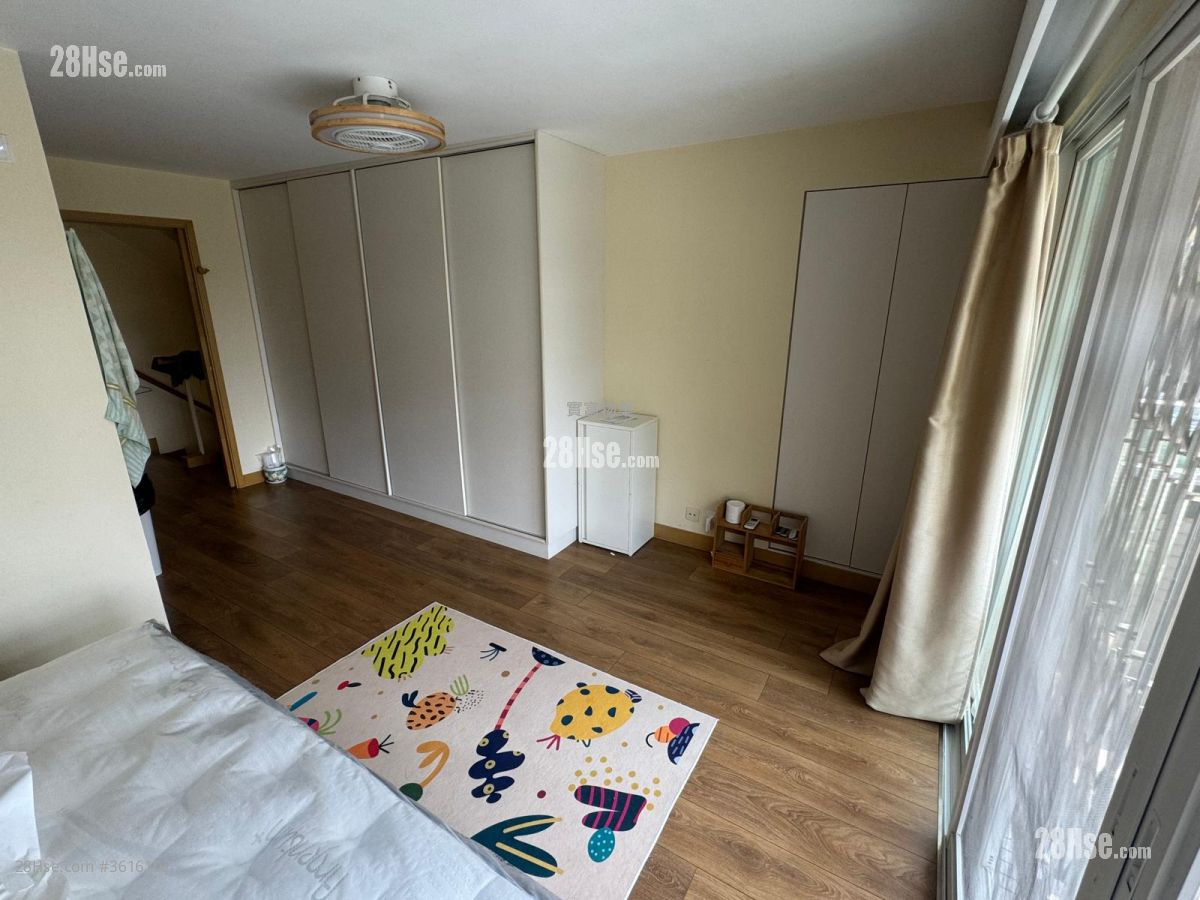 Village Sell 3 Bedrooms , 2 Bathrooms 1,400 ft²